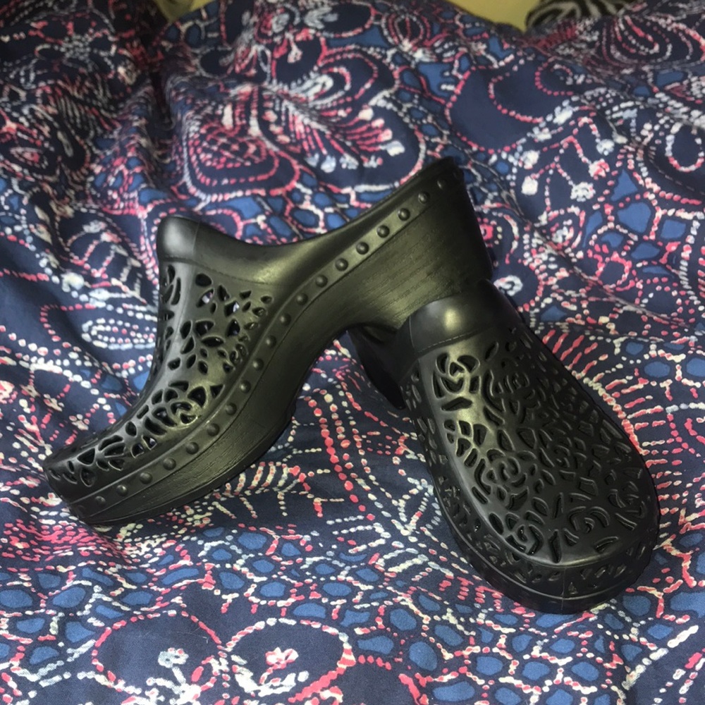 Dansko Pippa rubber molded clogs